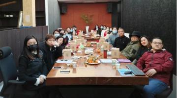 草莓APP版免费观看·艺烁 2020公司年会 携手共进 砥砺前行！